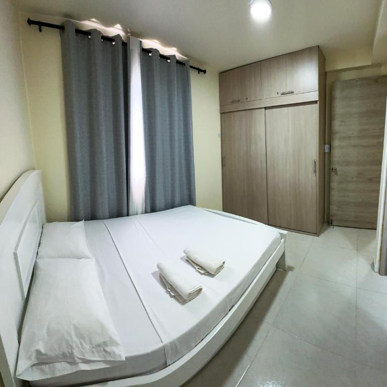 2 double beds 2001 - Two-Bedroom Apartment - 93