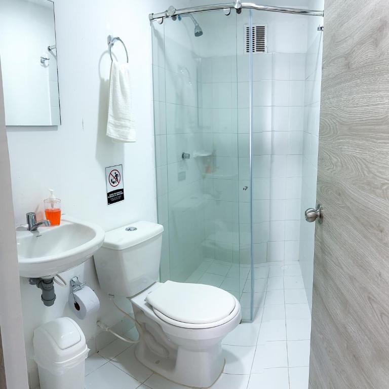 2 double beds 2001 - Two-Bedroom Apartment - 90