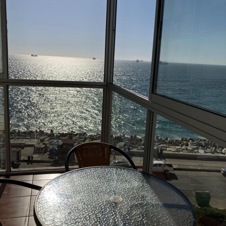 Beachfront apartment in Viña - Two-Bedroom Apartment - 43