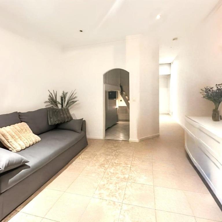 Le petit Medicis - One-Bedroom Apartment - 7