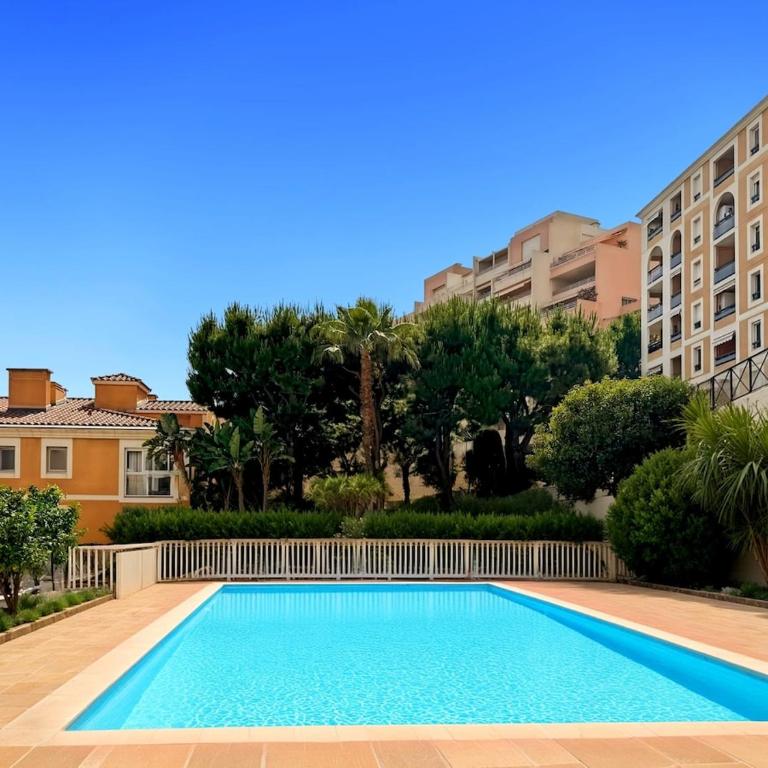 Le petit Medicis - One-Bedroom Apartment - 12