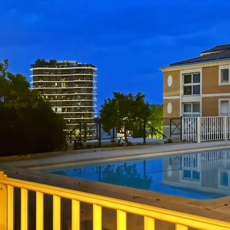 Le petit Medicis - One-Bedroom Apartment - 23