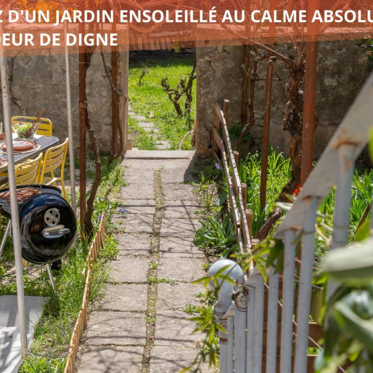 Appartement T3 63m2 - L'Atypique et son Jardin de 350m2 au cœur de Digne - Appartement - Vue sur Jardin - 2