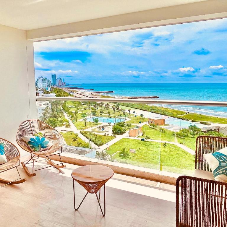 Beachfront Apartment - Pool - Jacuzzi - Wi-Fi - One-Bedroom Apartment - 3