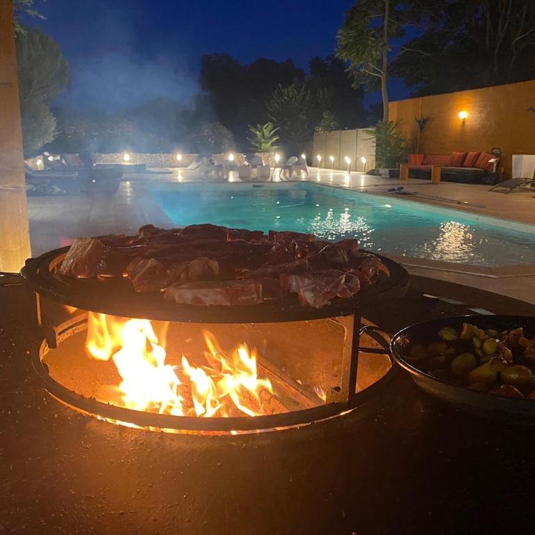 Villa Soleil Piscine Jacuzzi Pétanque Espace bbq billard et salons extérieurs - Villa avec Piscine Privée - 47