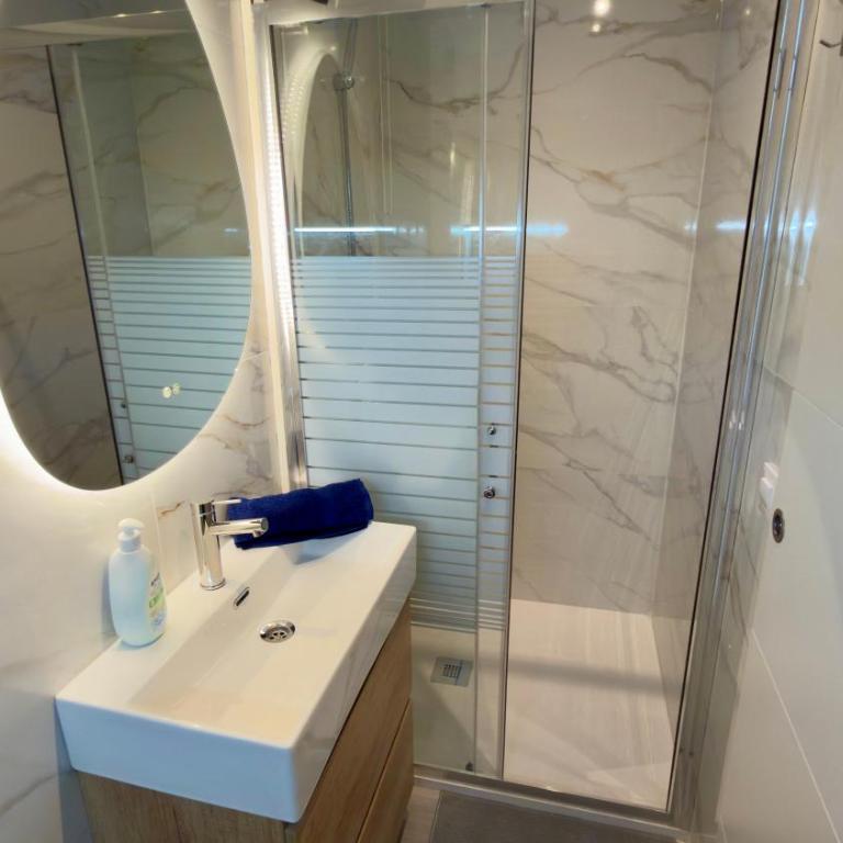 Carolina apartment, two bedrooms with air conditioning and a fully equipped kitchen, close to the beach and shopping center - Two-Bedroom Apartment - 13