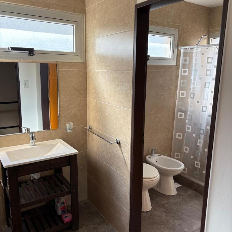 Duplex confortable en Caleta Olivia - Two-Bedroom Apartment with Balcony - 5