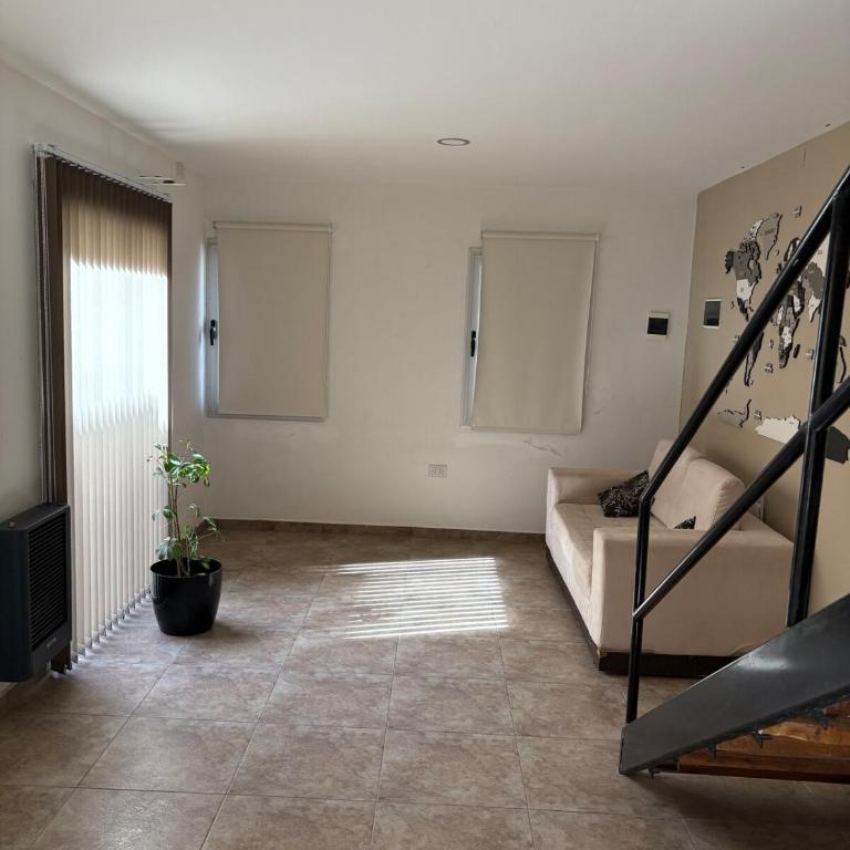 Duplex confortable en Caleta Olivia - Two-Bedroom Apartment with Balcony - 6