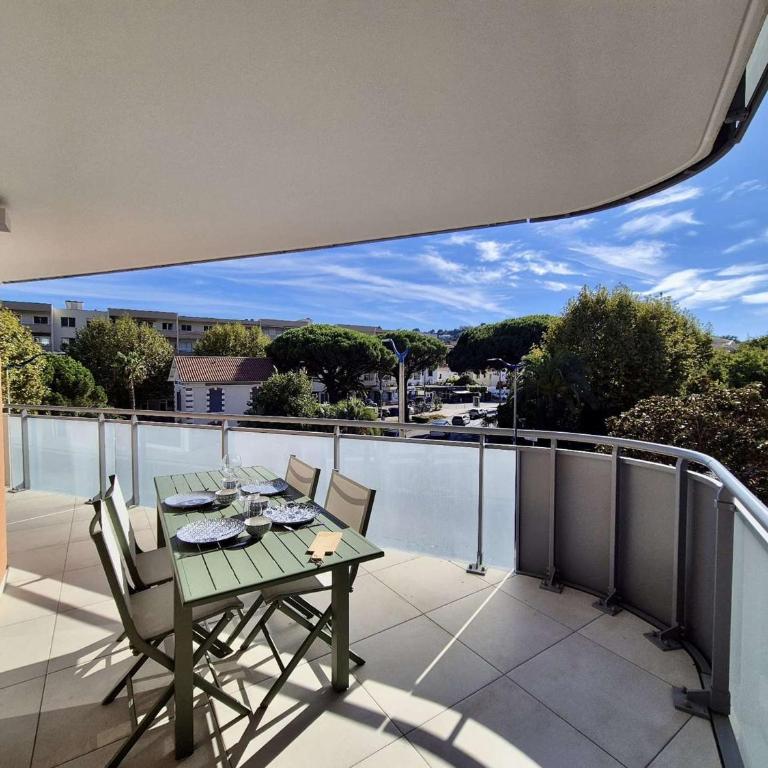 Appartement moderne 4 pièces, climatisé, parking, Cavalaire-sur-Mer - FR-1-226B-248 - Appartement - 1