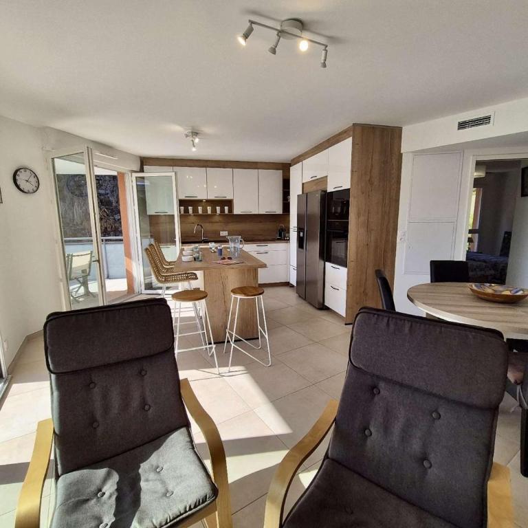 Appartement moderne 4 pièces, climatisé, parking, Cavalaire-sur-Mer - FR-1-226B-248 - Appartement - 3