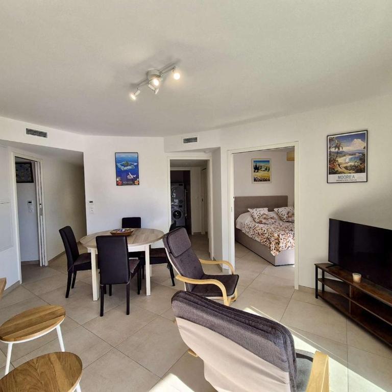 Appartement moderne 4 pièces, climatisé, parking, Cavalaire-sur-Mer - FR-1-226B-248 - Appartement - 5