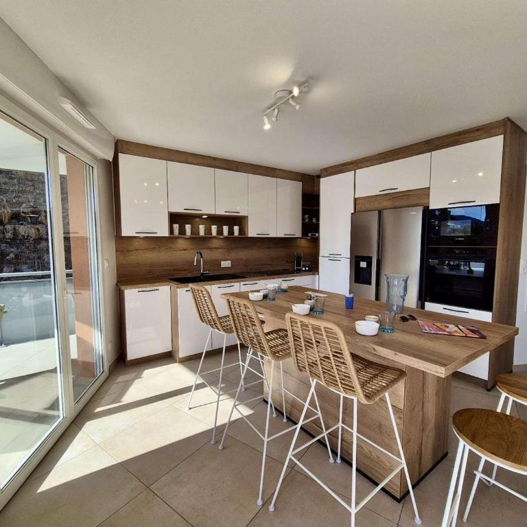 Appartement moderne 4 pièces, climatisé, parking, Cavalaire-sur-Mer - FR-1-226B-248 - Appartement - 6