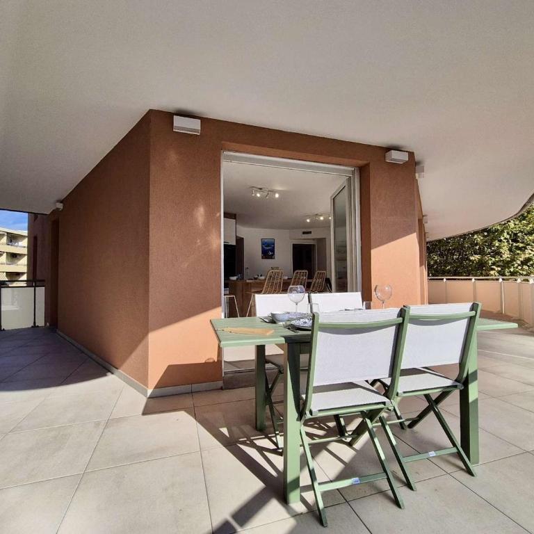 Appartement moderne 4 pièces, climatisé, parking, Cavalaire-sur-Mer - FR-1-226B-248 - Appartement - 21