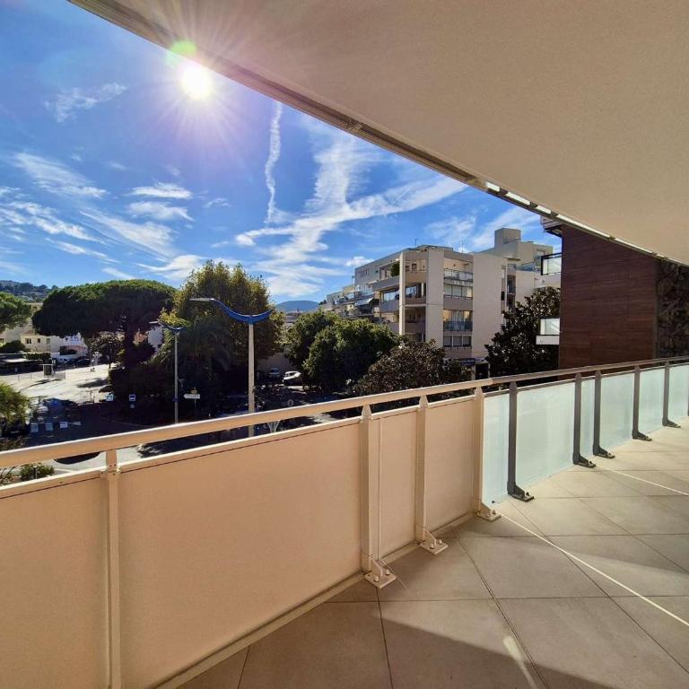 Appartement moderne 4 pièces, climatisé, parking, Cavalaire-sur-Mer - FR-1-226B-248 - Appartement - 24