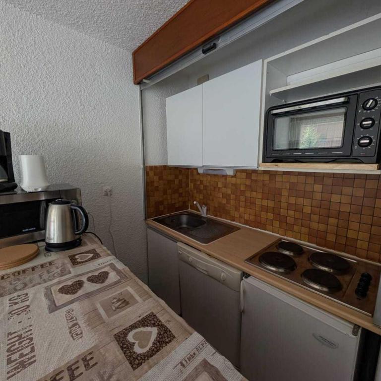 Grand appartement 6 pers, sud, balcon, accès direct aux pistes - FR-1-445-229 - Apartment - 5