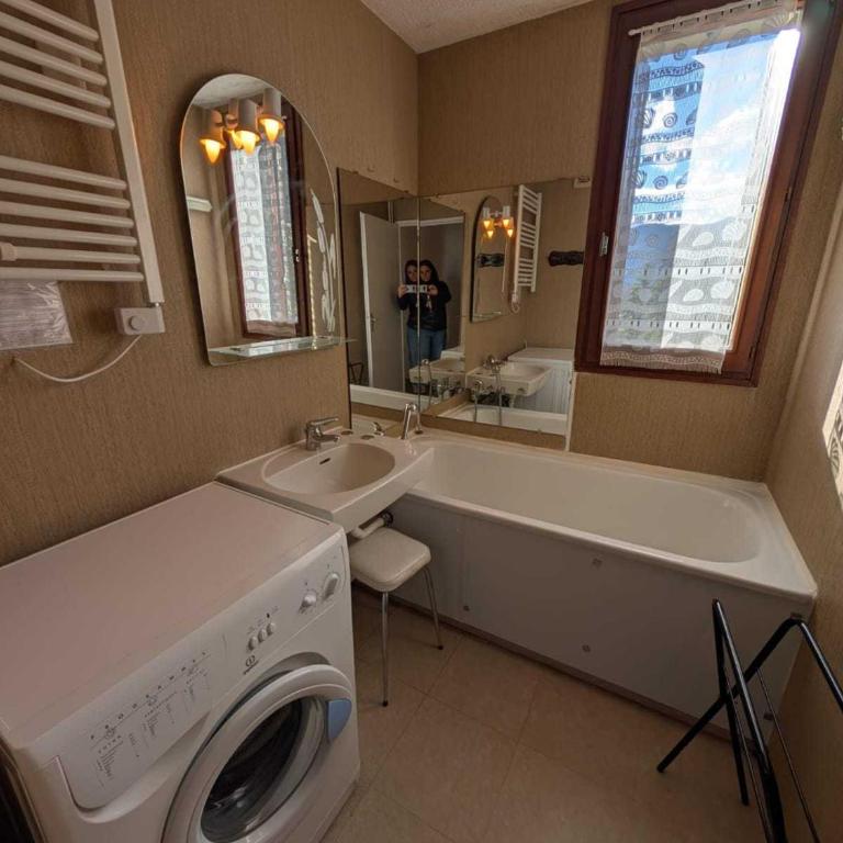 Grand appartement 6 pers, sud, balcon, accès direct aux pistes - FR-1-445-229 - Apartment - 10