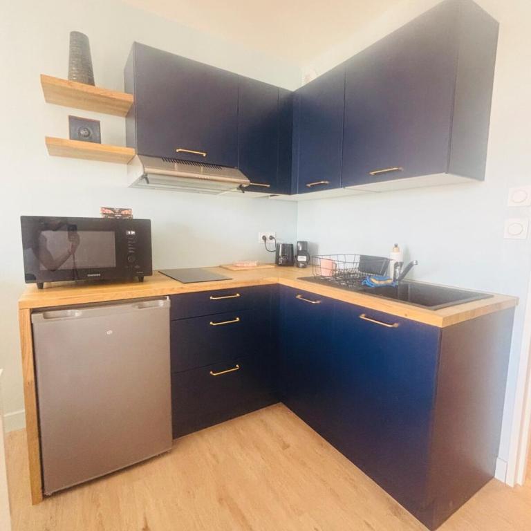 Charmant Studio Clévacances 2 étoiles - pour 2 personnes - VUE PLAGE, MER et CLIM - One-Bedroom Apartment - 5