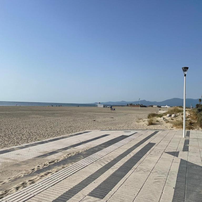 Charmant Studio Clévacances 2 étoiles - pour 2 personnes - VUE PLAGE, MER et CLIM - One-Bedroom Apartment - 8