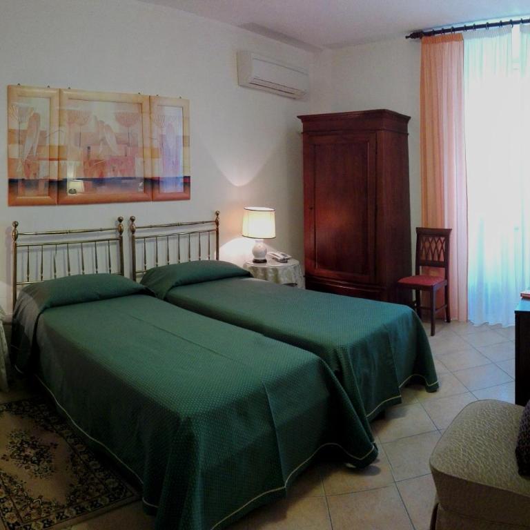 Hotel Umbra - Camera Standard Matrimoniale/Doppia con Letti Singoli - 2