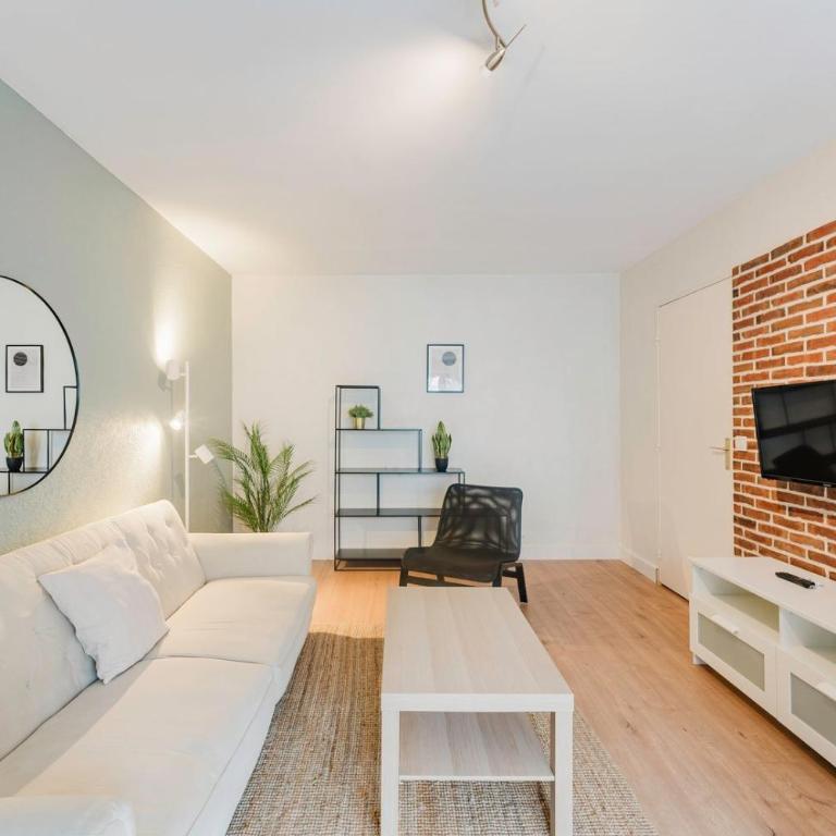 Fully-equipped apartment near the center of Lille - One-Bedroom Apartment - 3