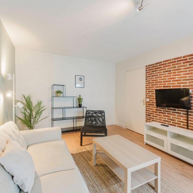 Fully-equipped apartment near the center of Lille - One-Bedroom Apartment - 2