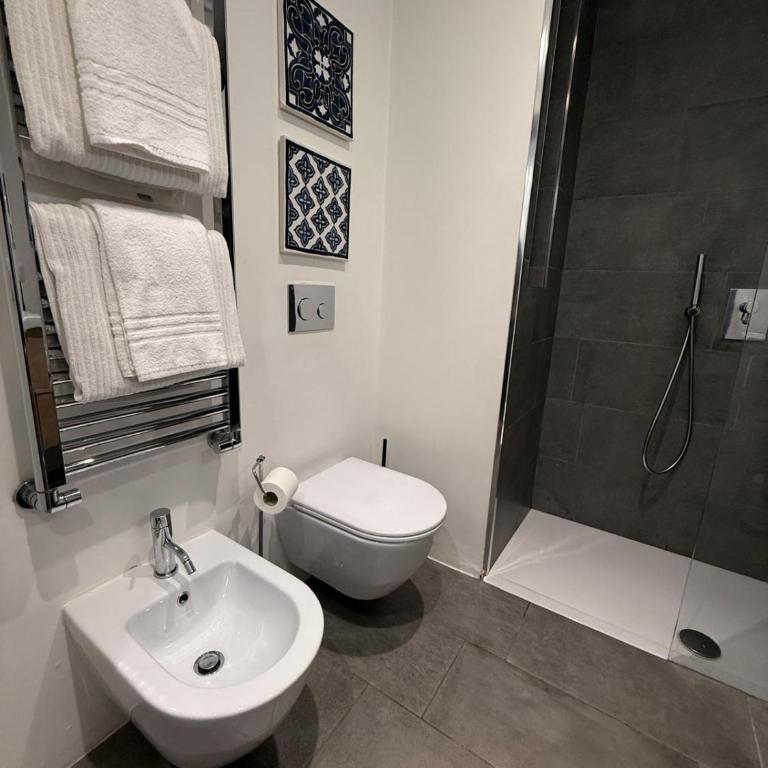 Tirano stazioni flow rooms - Chambre Double ou Lits Jumeaux Économique - 4