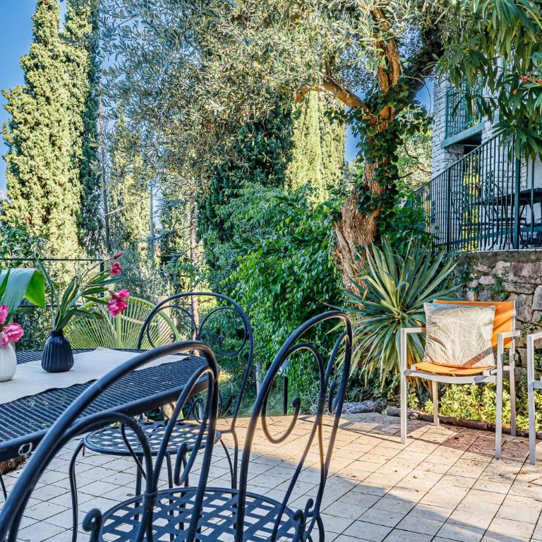 Exclusive Lake Garda Apartments with Pool and view - Appartement Deluxe - 32
