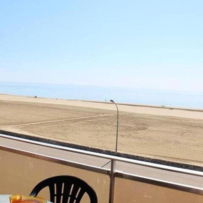 Appartement 3 pièces PORT LA NOUVELLE PN210-064 - Appartement 2 Chambres - 2