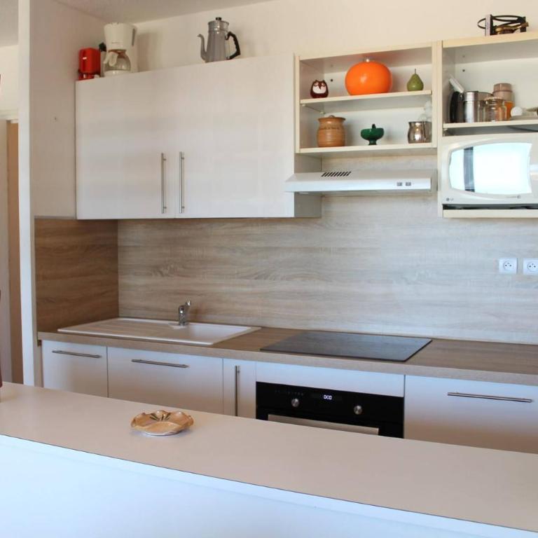 Appartement 3 pièces PORT LA NOUVELLE PN210-064 - Appartement 2 Chambres - 11