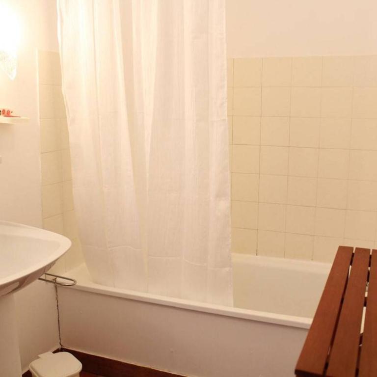 Appartement 3 pièces PORT LA NOUVELLE PN210-064 - Appartement 2 Chambres - 12