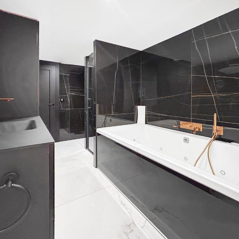 Grand T4 Luxe, SPA, Cheminée Baby-foot, Jardin - Three-Bedroom Apartment - 45