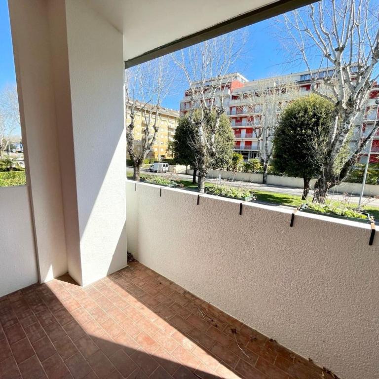Terraced house with garden and pool - Villa - 25