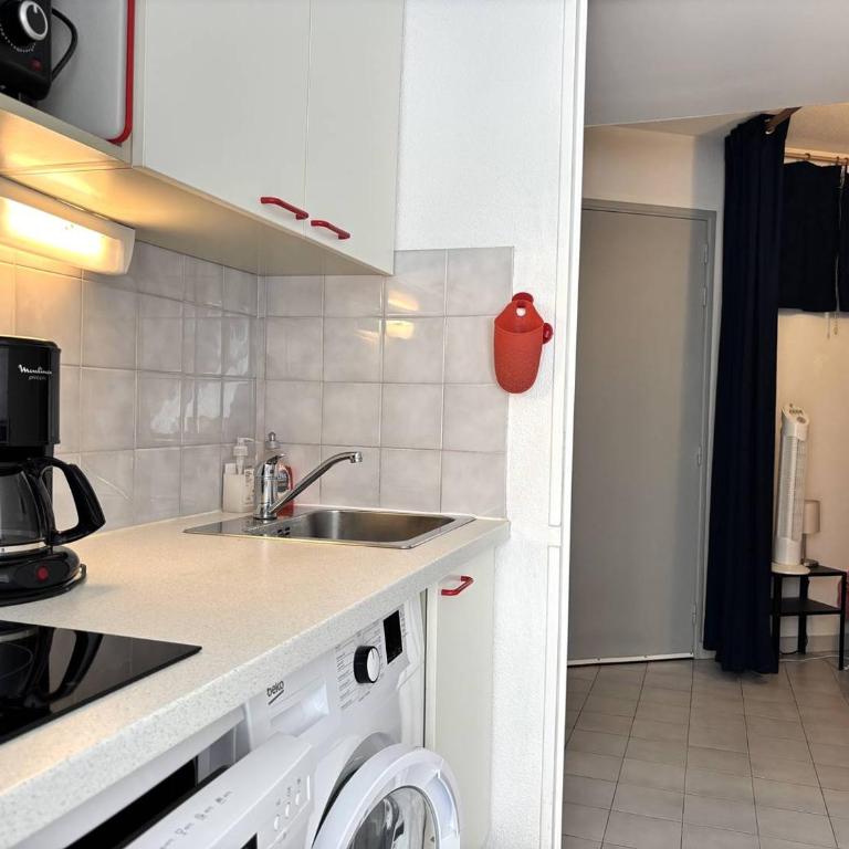 LAL110-104 Appartement Studio coin nuit 4 pers à LA LONDE LES MAURES - Studio - 9