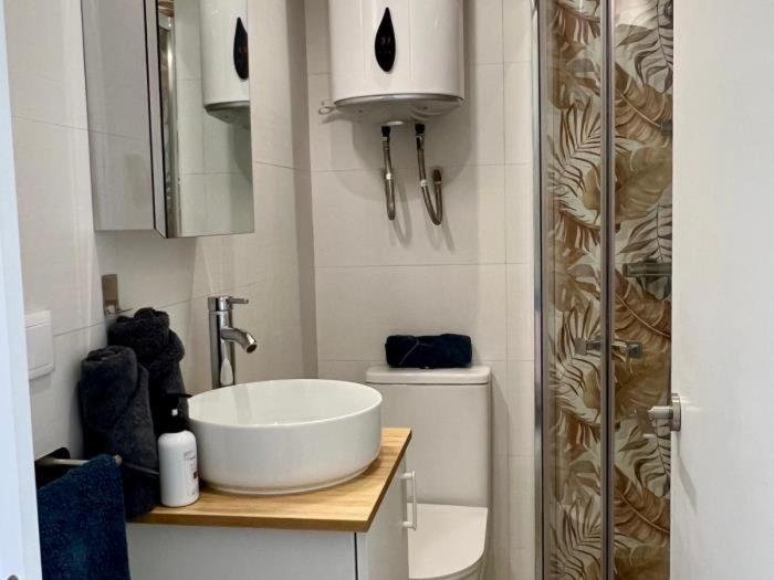 Skyline Studio Benalmádena stunning views Walking distance to the beach and seasonal pool - Apartamento Estudio - 15