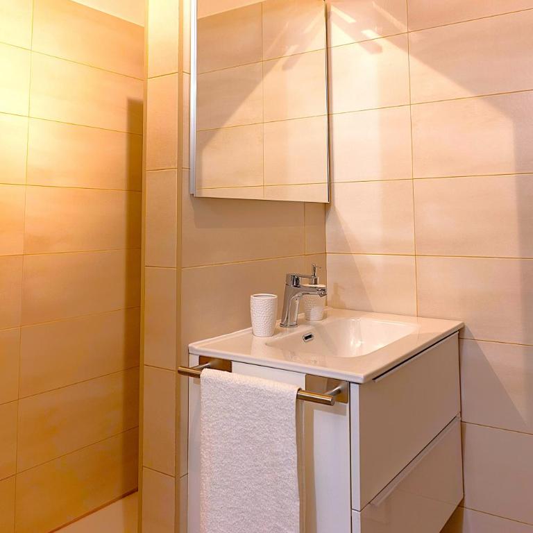 Dimora Fiore Guest House - Two-Bedroom House - 15