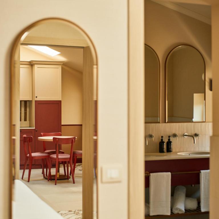 Homy Livia Verona - Grand Two-Bedroom Apartment - 19