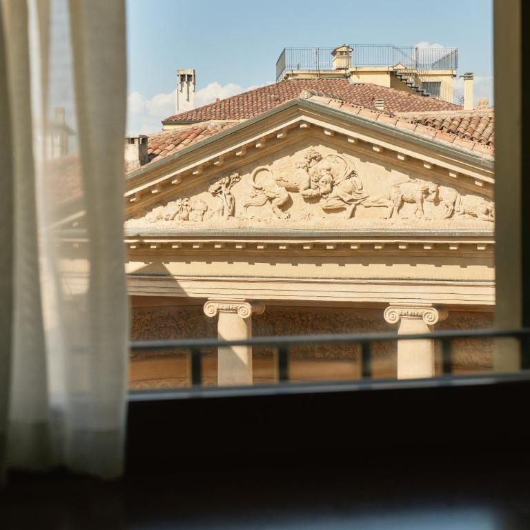 Homy Livia Verona - Grand Two-Bedroom Apartment - 30