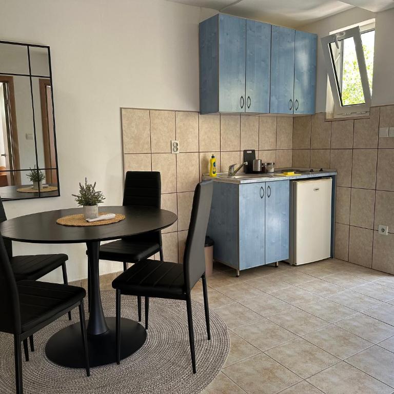 Apartments Suzana - Two-Bedroom Apartment - 4