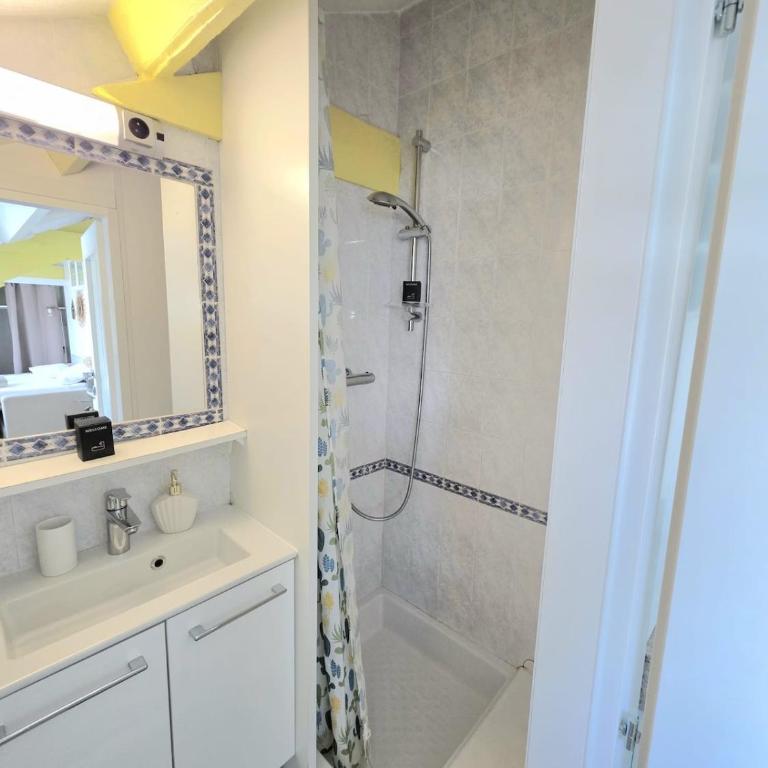 Cosy sous les toits - Nice Gare - 2 pers - Appartement 1 Chambre - 3