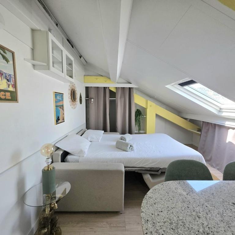 Cosy sous les toits - Nice Gare - 2 pers - Appartement 1 Chambre - 10