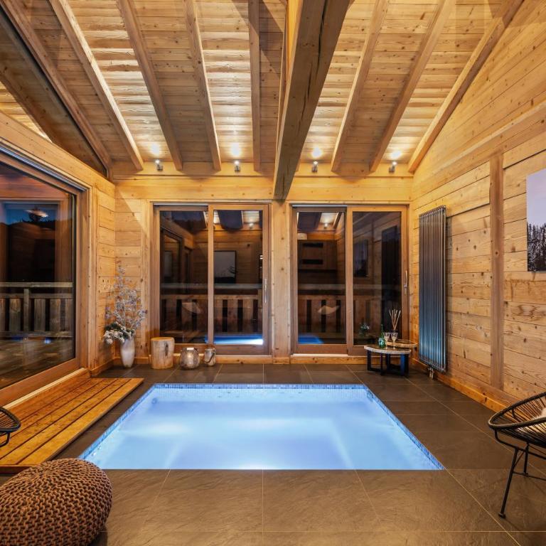 Chalet Ysalpe - Vue montagne hammam sauna jacuzzi et salle cinéma - Chalet - 12