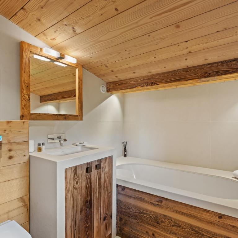Chalet Ysalpe - Vue montagne hammam sauna jacuzzi et salle cinéma - Chalet - 24