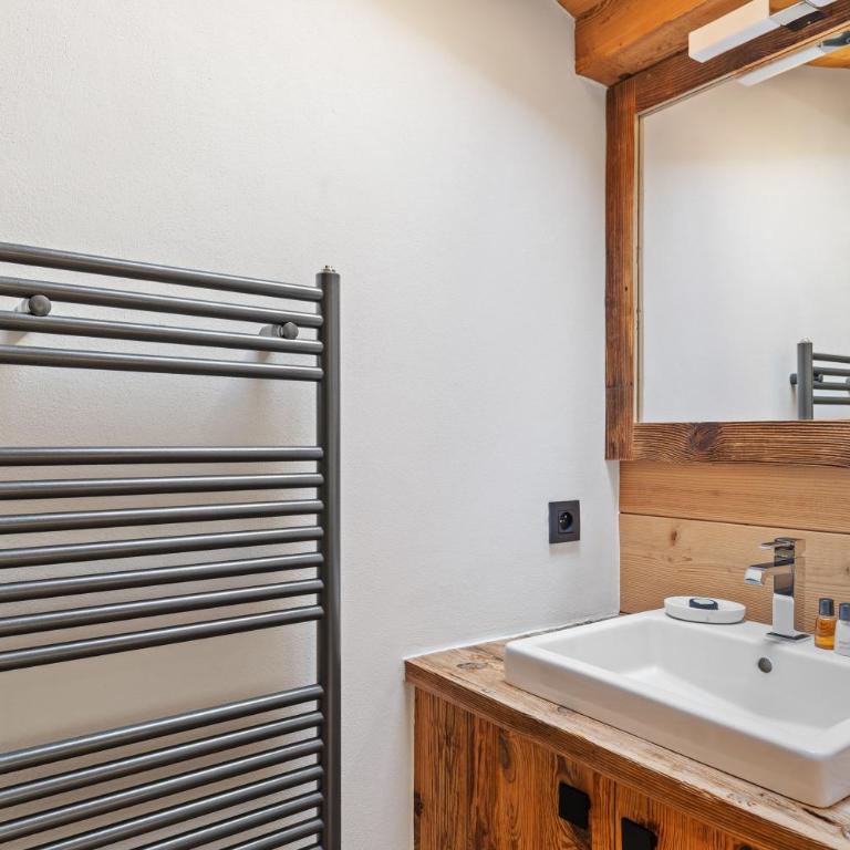 Chalet Ysalpe - Vue montagne hammam sauna jacuzzi et salle cinéma - Chalet - 28