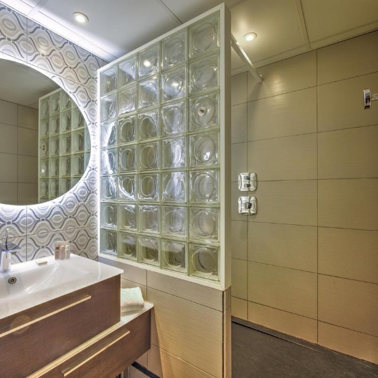 Hôtel Point France - Chambre Double Supérieure avec Balcon - Vue sur Mer - 8