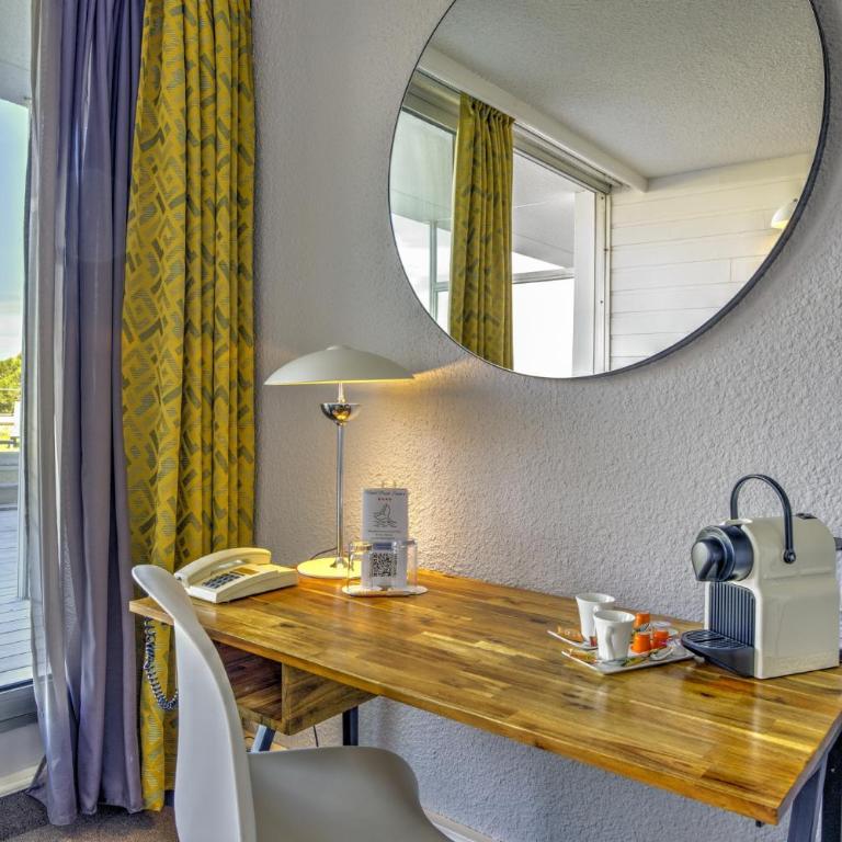 Hôtel Point France - Chambre Double Supérieure avec Terrasse - Vue sur Mer - 5