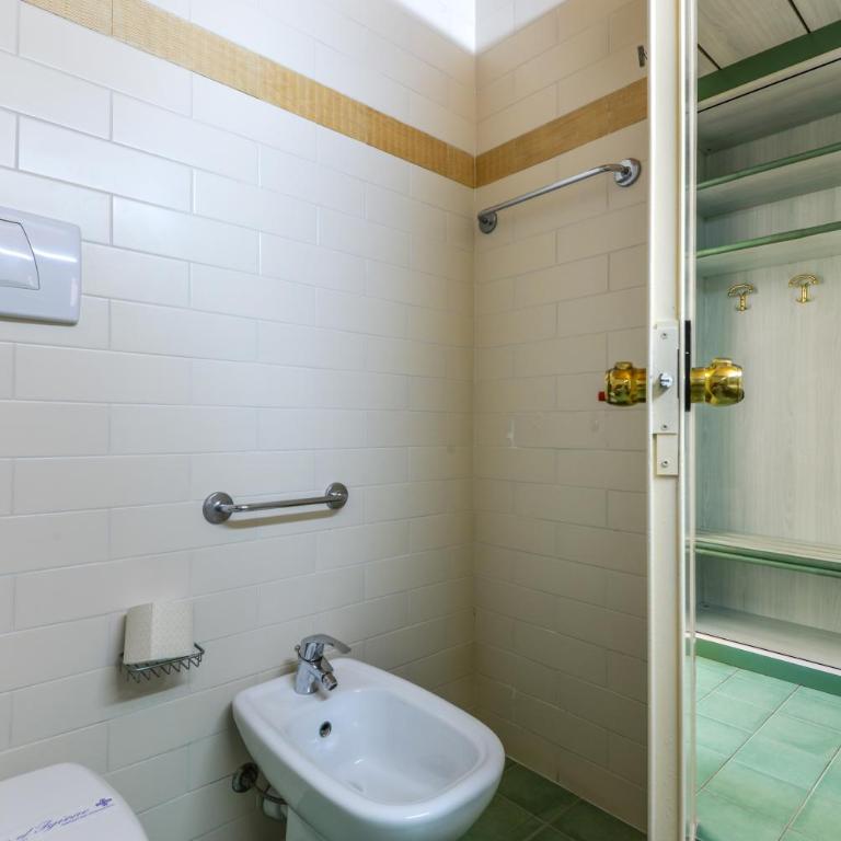 Hotel in Capoliveri with private beach - Camera Tripla Classic - 8