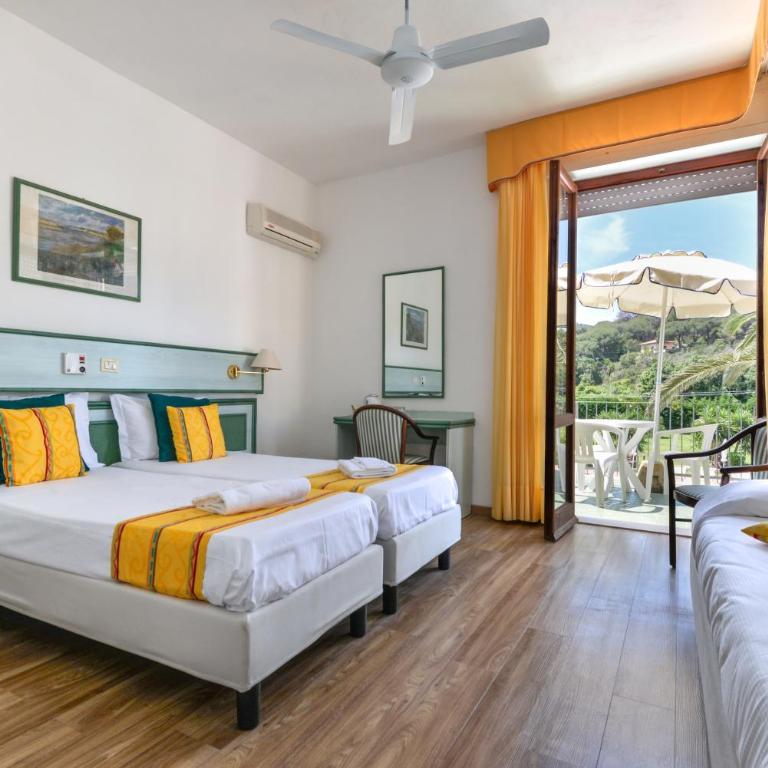 Hotel in Capoliveri with private beach - Camera Tripla Classic - 3