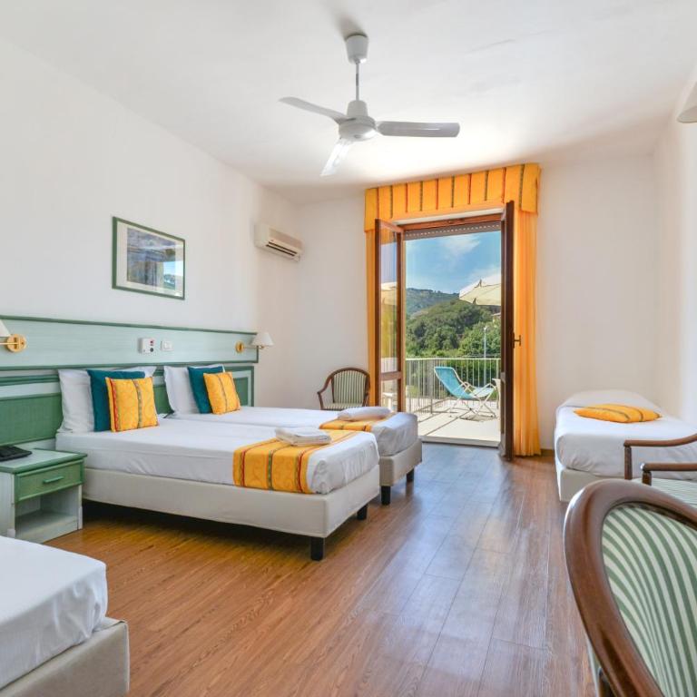 Hotel in Capoliveri with private beach - Camera Tripla Classic - 7