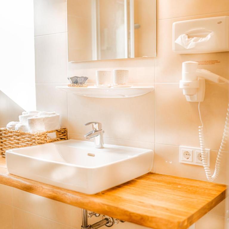 Strandhotel Kärntnerhof - Superior Doppelzimmer - 4