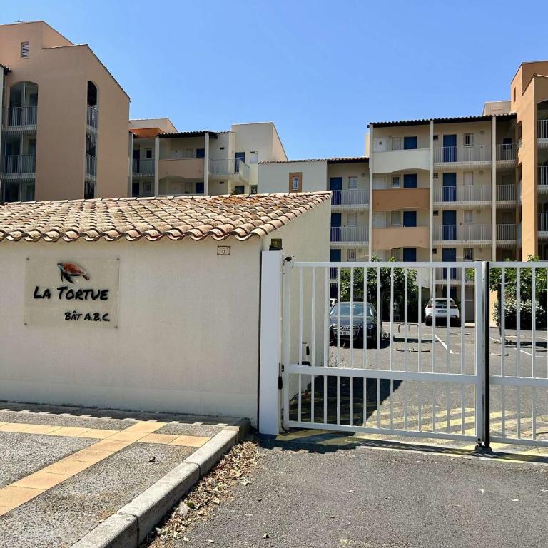 Appartement T2 CAP D'AGDE CT300-119 - One-Bedroom Apartment with Balcony and Water View - 14